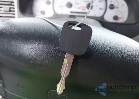 2000 Mazda B4000 Se/Tl z USA, uszkodzony, nr VIN 4F4ZR17X5YTM00109